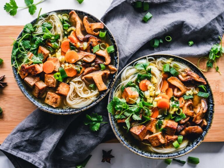 Pasta met champignons, spinazie, knoflook en Parmezaan